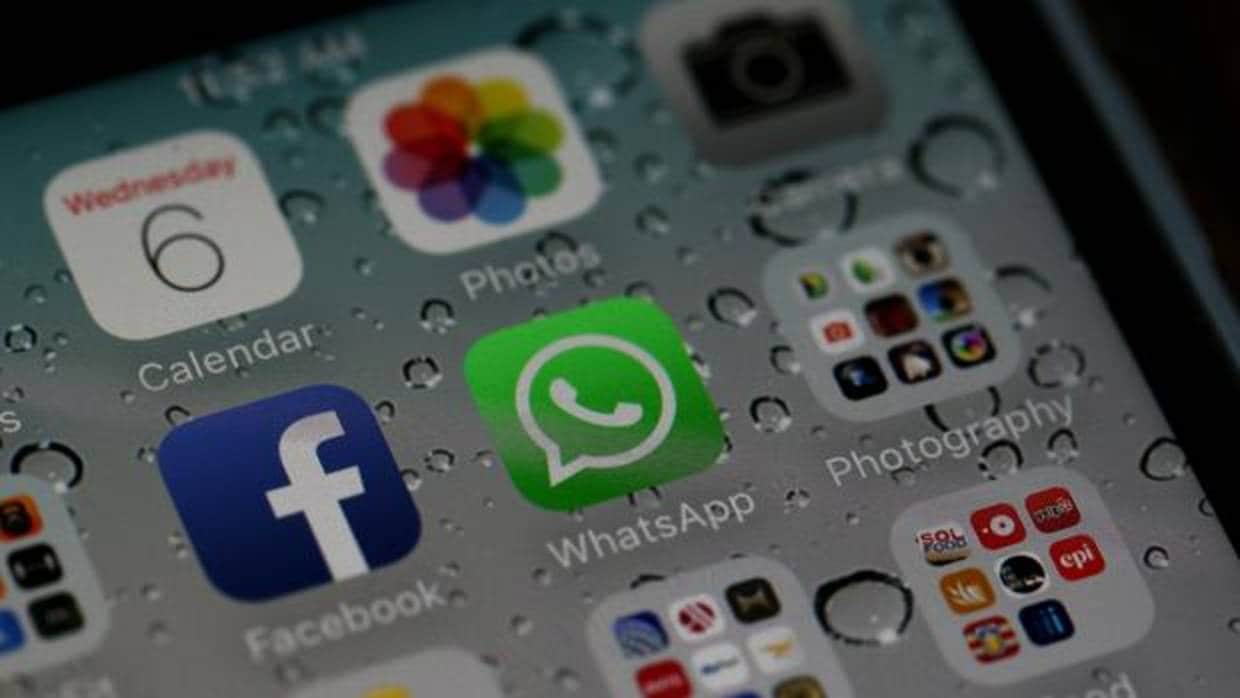 WhatsApp ensaya con accesos rápidos y un curioso sistema de «agitar para usar» de cara a 2018