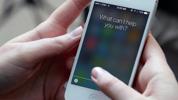 Un error de iOS permite que Siri lea tu WhatsApp a cualquier persona