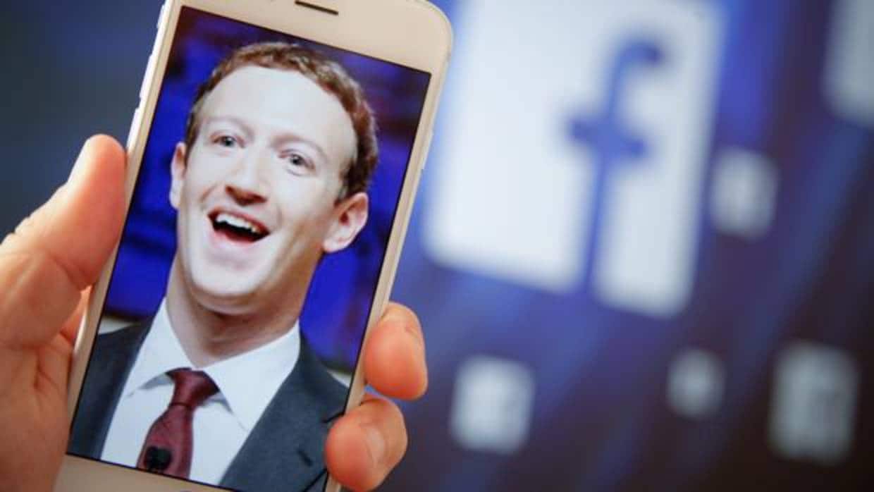 La compañía de Mark Zuckerberg recompensará a quien le avise de «apps» abusivas