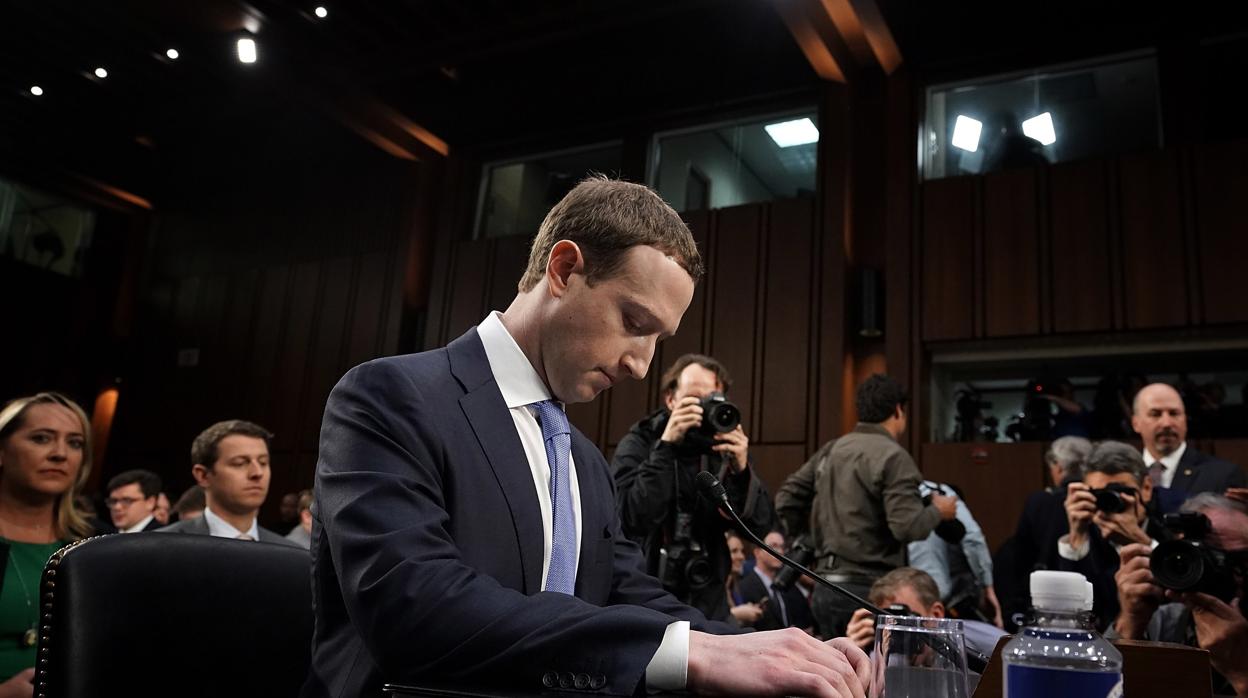 Mark Zuckerberg en su comparecencia ante el Congreso de los Estados Unidos