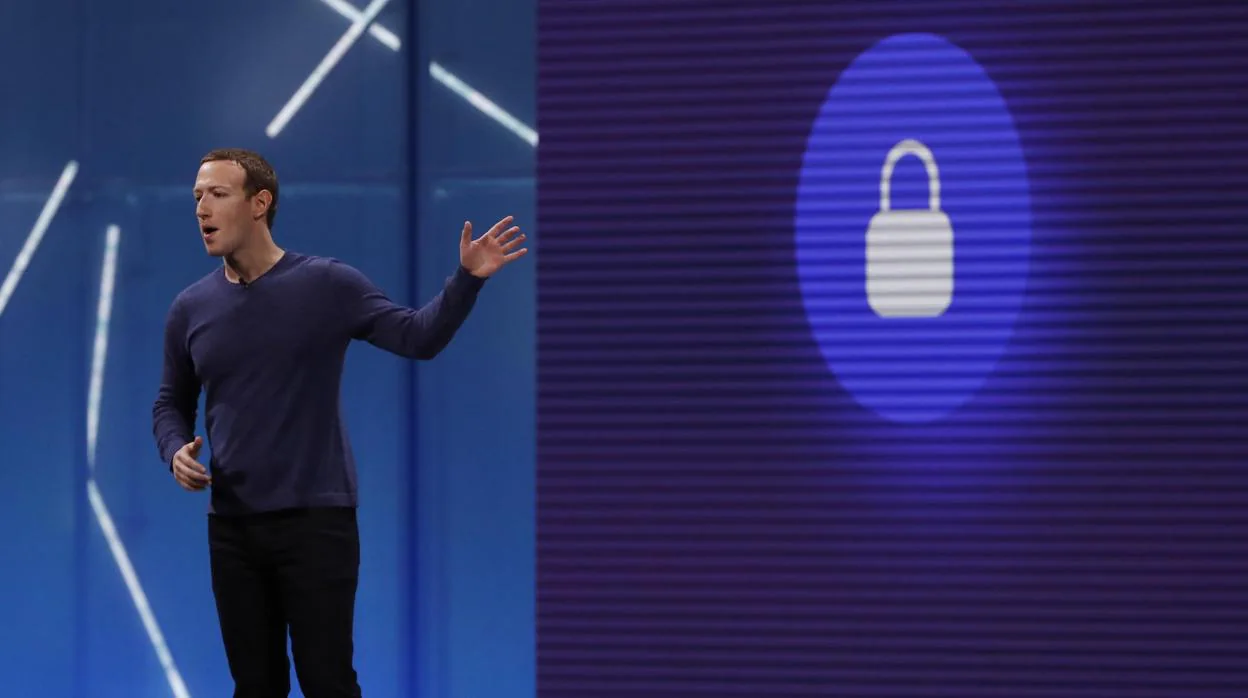 Mark Zuckerberg, fundador de Facebook, en una presentación