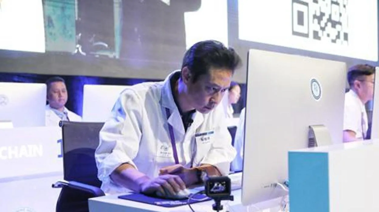 Un robot chino «vence» a 15 médicos a la hora de diagnosticar tumores cerebrales