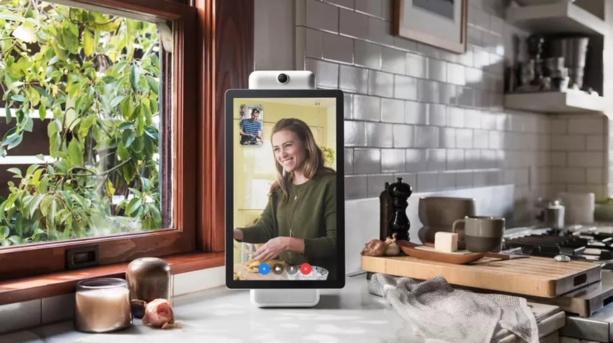 Facebook presenta Portal, la excusa para poner un micrófono y una cámara en tu salón