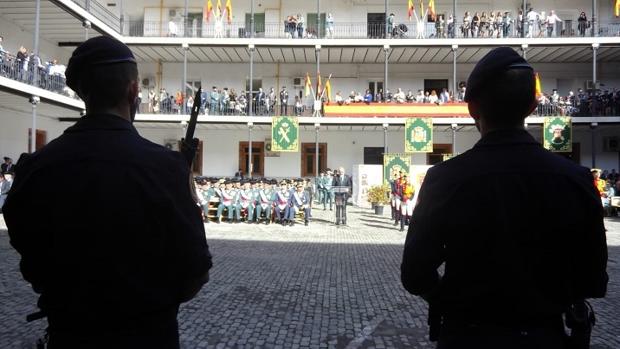 La Guardia Civil condecora a los «hackers» Lorenzo Martínez y Román Ramírez