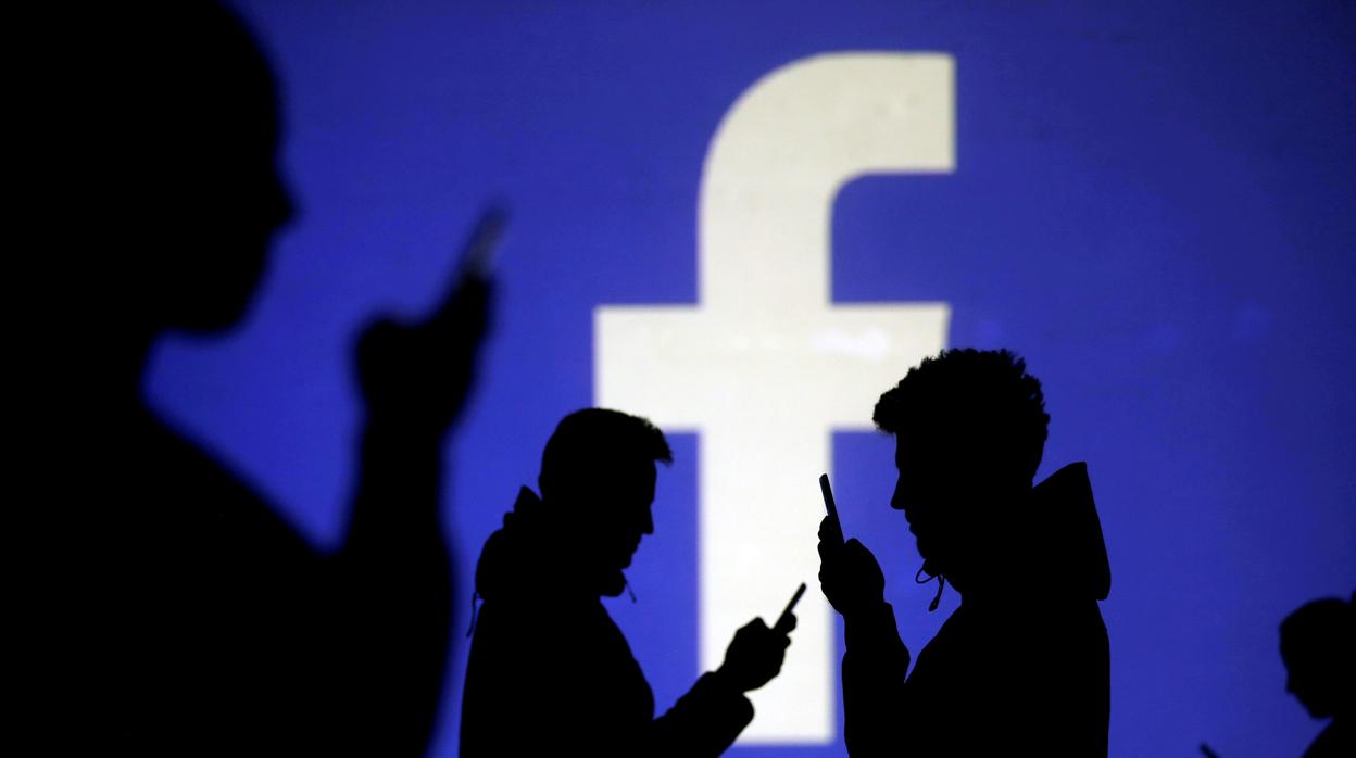 Así consiguió Facebook tus datos personales para compartirlos con otras empresas