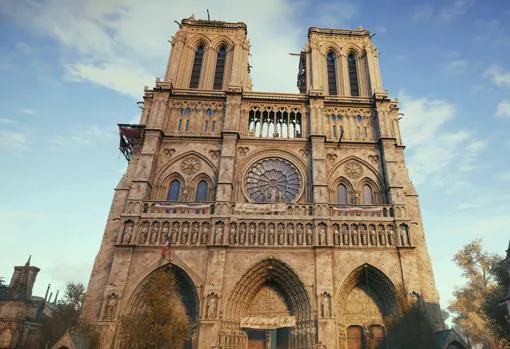 Detalle de la fachada exterior de Notre Dame en el videojuego