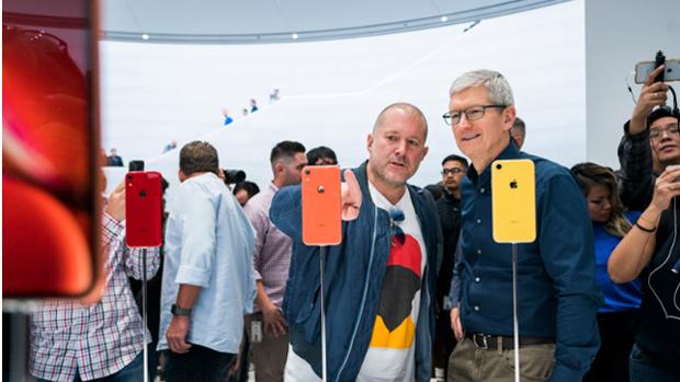 Jony Ive, responsable del diseño de las grandes creaciones de Apple, dejará la compañía a finales de año