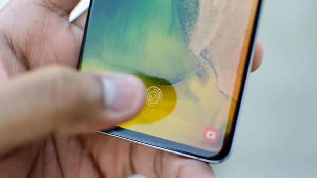 Cuidado si tienes el Samsung Galaxy S10: un fallo permite a cualquiera desbloquearlo