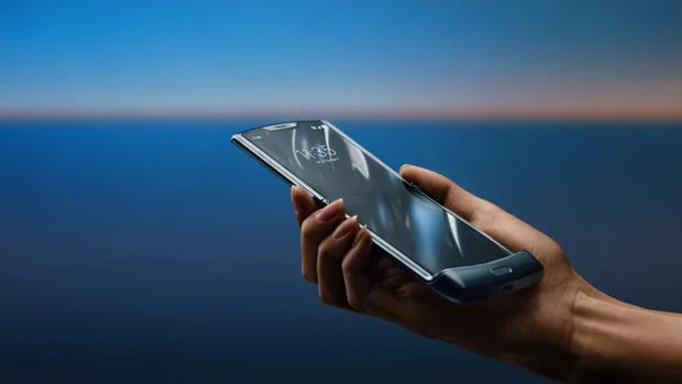Motorola resucita su mítico móvil plegable ahora con pantalla plegable en vertical