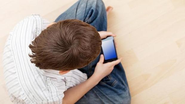 ¿A qué edad pueden los niños tener su primer teléfono móvil?