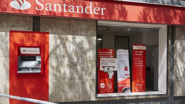 La Guardia Civil alerta sobre una estafa en la que los delincuentes suplantan al Banco Santander