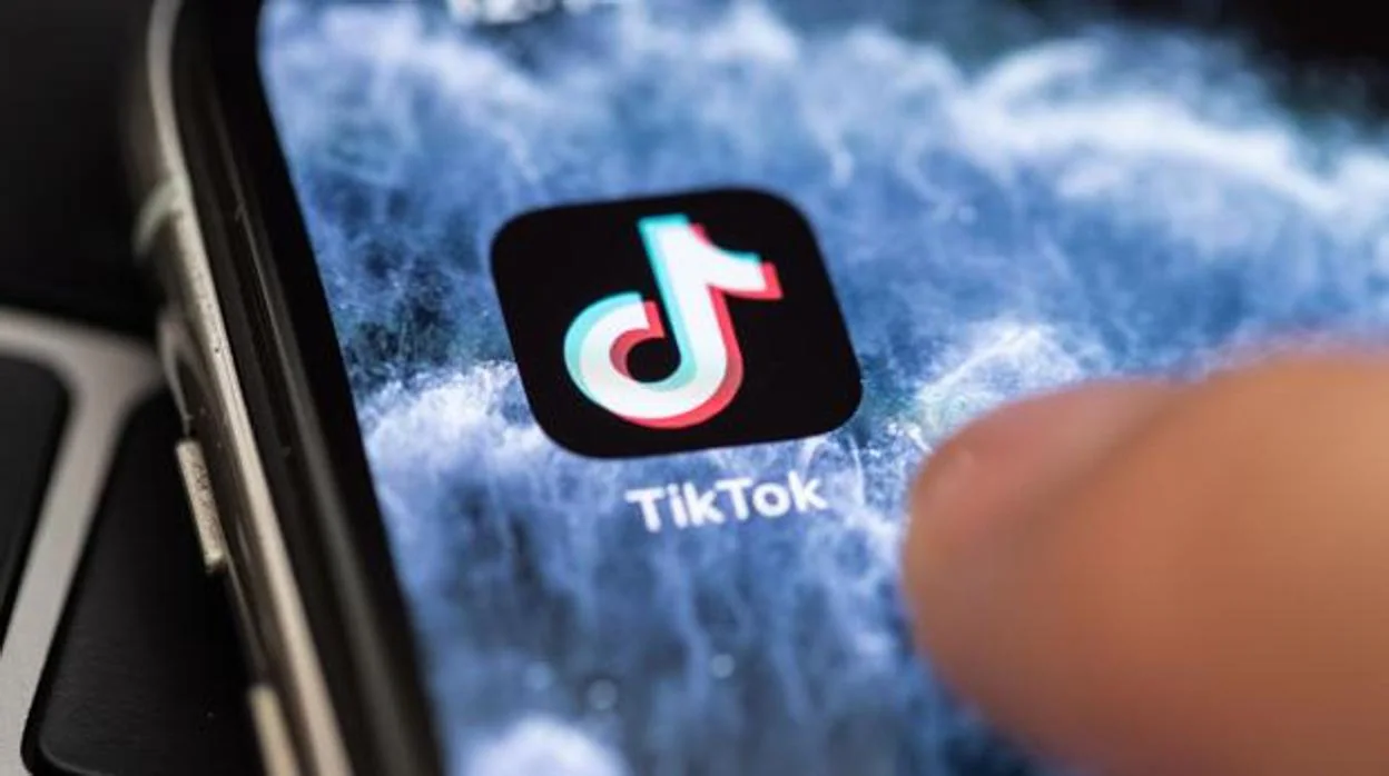 TikTok prohíbe los «deepfakes» dañinos para combatir los bulos