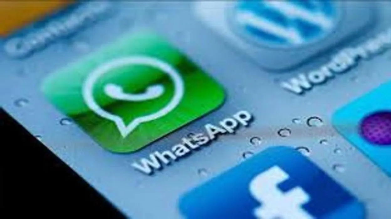 Alertan sobre una versión falsa de WhatsApp para iPhone que roba información de los usuarios