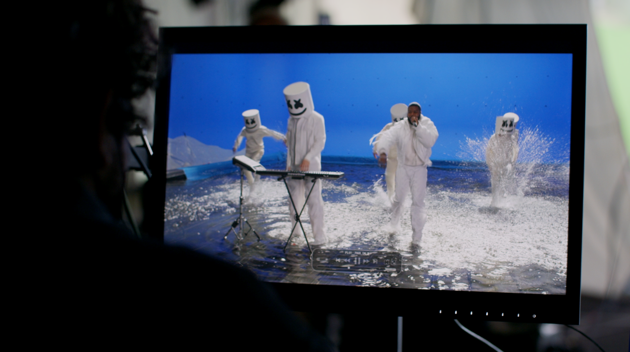 DJ Marshmello y Khalid durante la grabación del espectáculo