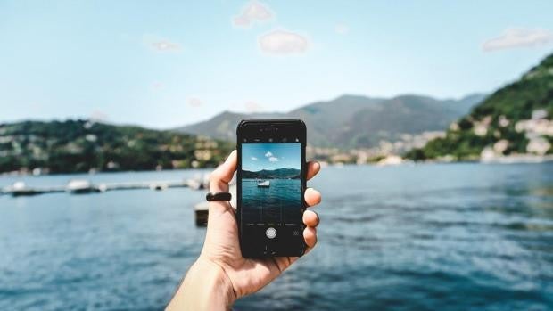 Desde virus informáticos hasta conexiones maliciosas: trucos para evitar que te 'hackeen' en verano