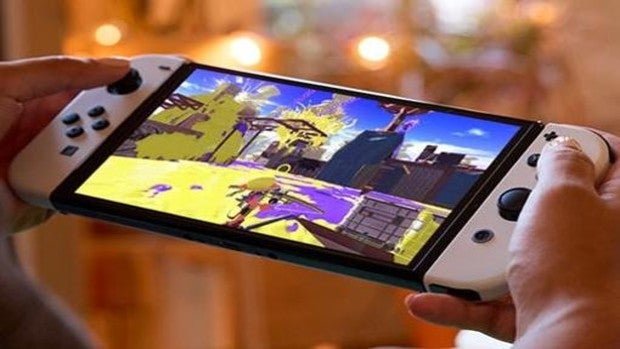 Cazar pokémons o defender Stalingrado: los grandes videojuegos que llegarán antes del final de 2021