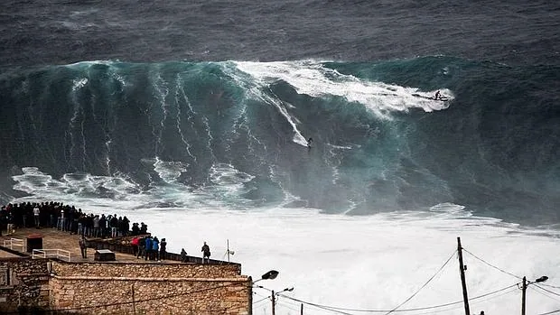 Las olas gigantes de Nazaré
