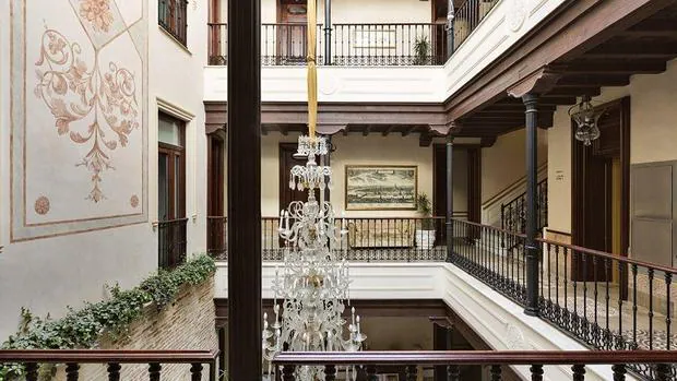 Hotel Casa 1800, una casa palacio con todo el lujo del siglo XIX. Fuente: hotelcasa1800sevilla.com