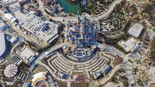 El primer parque Disney en China, visto desde el cielo