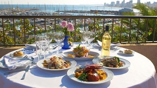 Una mesa bien nutrida en El Campello