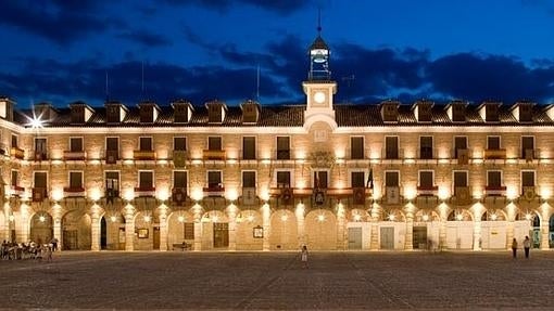 Diez de las plazas mayores más bonitas de España