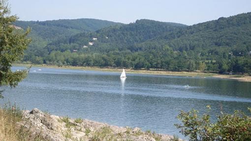 Lago de Saint-Férreol, en el Alto Garona