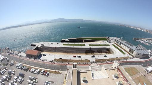 Dique Gamazo, con vistas a la bahía