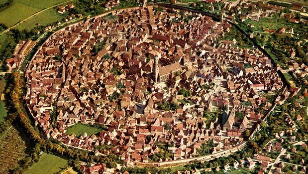 Nördlingen, la localidad alemana que está dentro de un cráter