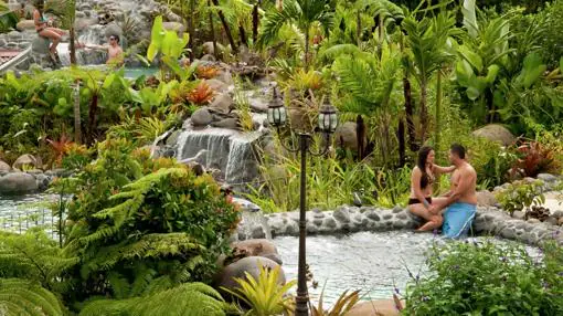 Zona de aguas termales del hotel Springs Resort & Spa