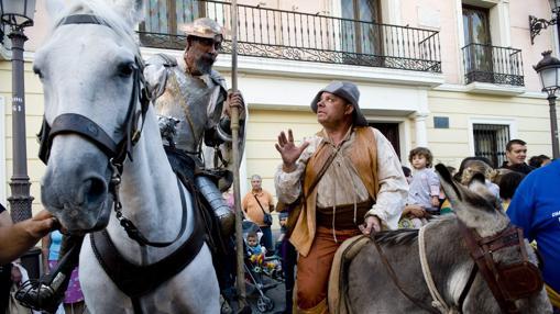 Don Quijote y Sancho, en el mercado cervantino de Alcalá de Henares