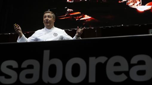 El cocinero catalán Joan Roca, del restaurante El Celler de CanRoca, durante su ponencia «Relaciones Humanas: claves de la cocina del futuro», en la XV edición de Madrid Fusión