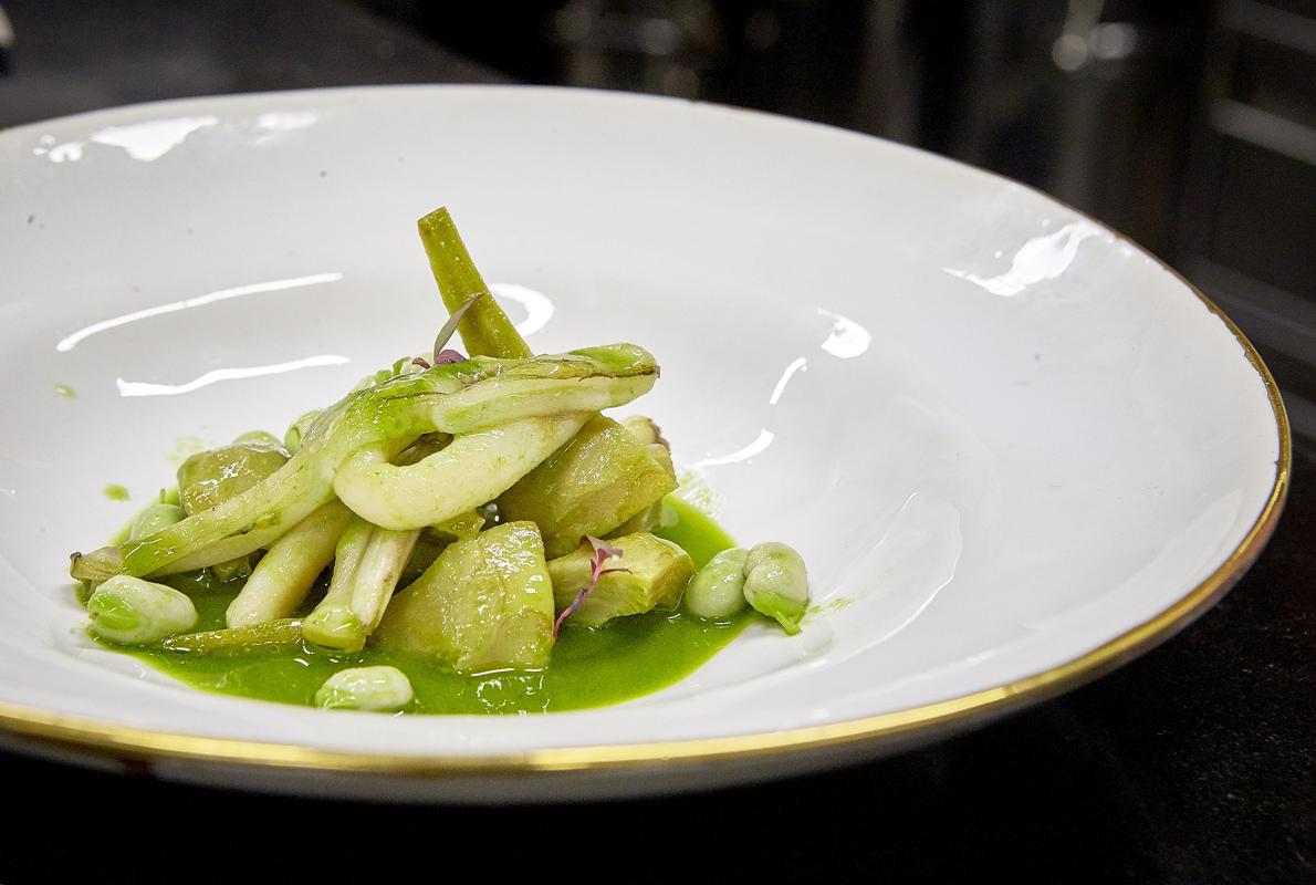 Alcachofas en salsa verde, en La Huerta de Carabaña