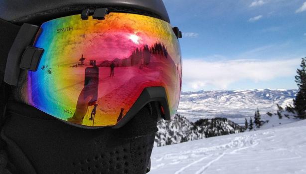 Un 72 por ciento de estos esquiadores y snowboarders expertos admiten haber realizado un selfie o grabado sus descensos