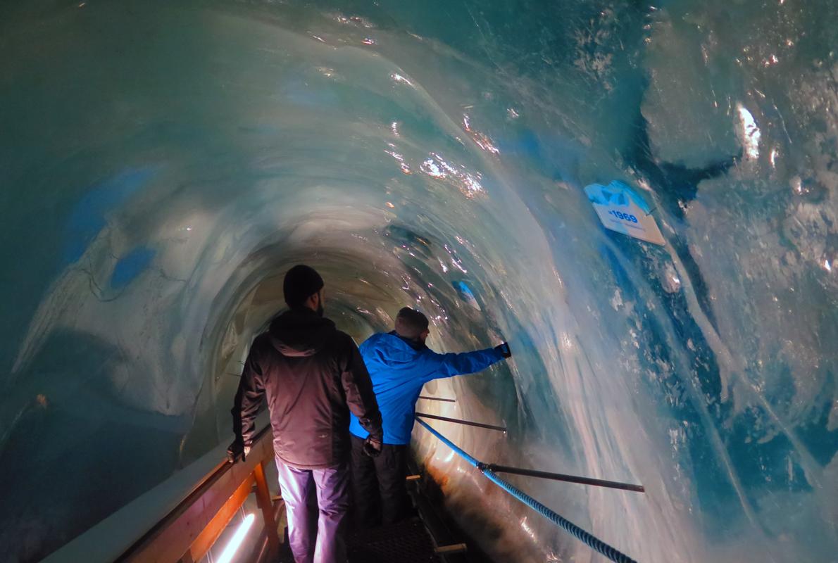 Descenso a la gruta de Saas-Fee