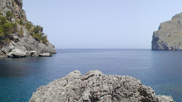 El azul del Mediterráneo desde la costa de Mallorca