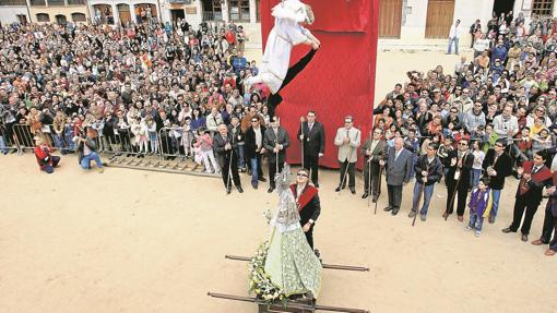 Bajada del Ángel en Peñafiel