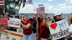 Protesta al paso de la caravana presidencial en Palm Beach