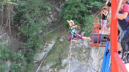 Salto desde el Puente de Niouc