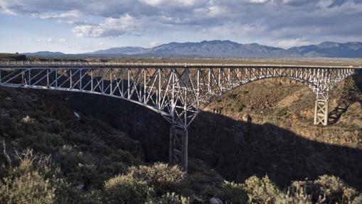 Puente sobre el Río Grande