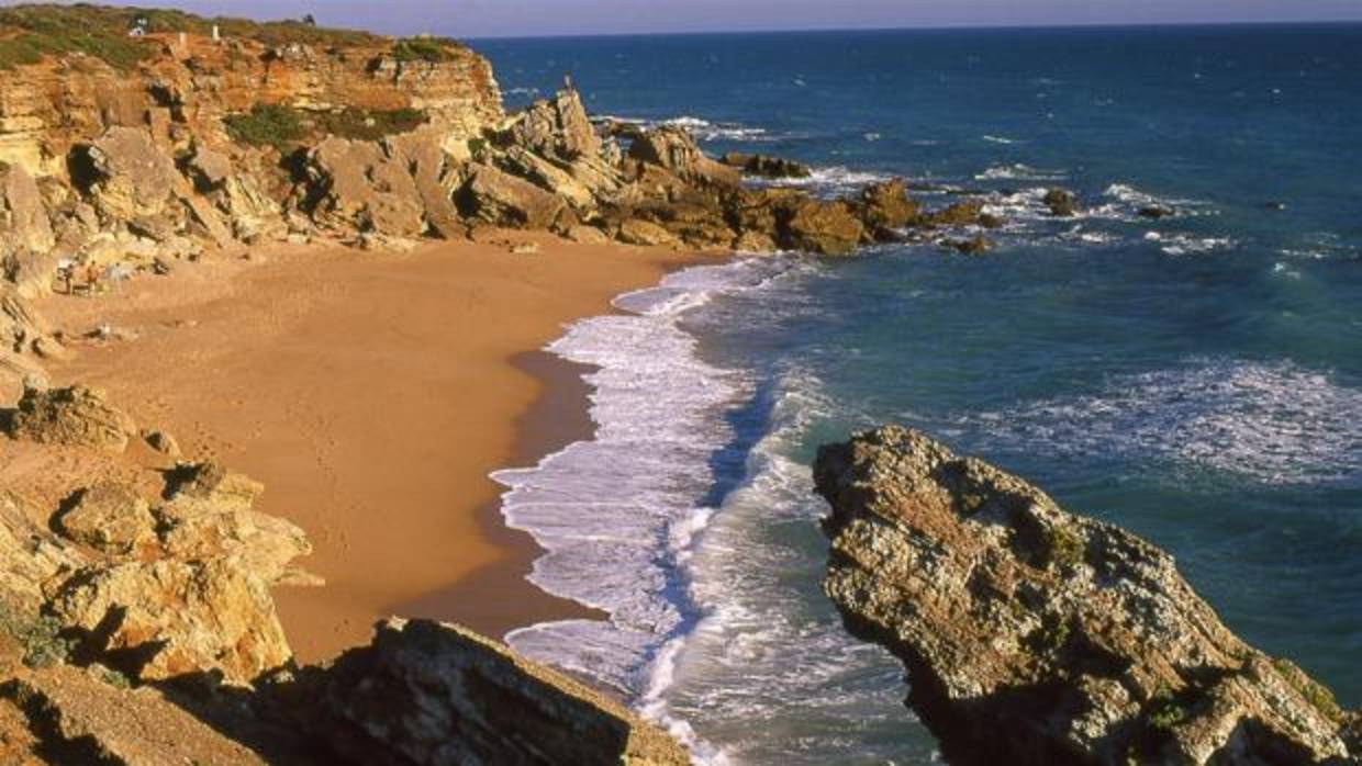 Diez calas de Cádiz perfectas para pasar el verano