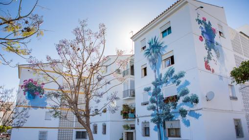 Mural en bloque de viviendas de Estepona