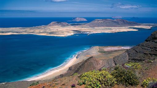 La espectacular vista que desde Lanzarote se tiene de la vecina La Graciosa