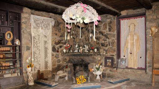 Interior del Castillo del Misterio en Phoenix (Estados Unidos)