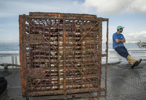 Botellas que han «dormido» durante año y medio en el fondo del mar de la Costa Brava