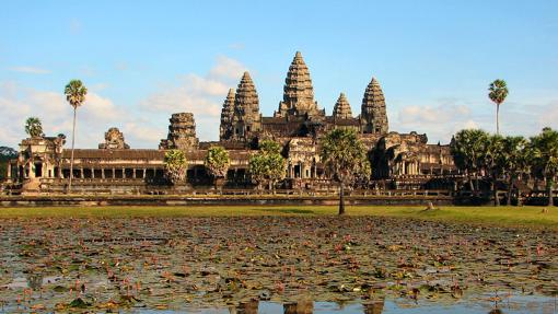 Angkor Wat es el templo hinduista más grande y también el mejor conservado de los que integran el asentamiento de Angkor