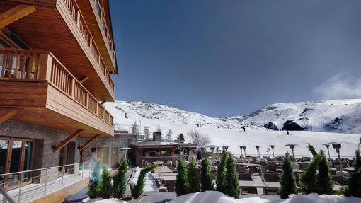 Paisaje de Sierra Nevada desde el Lodge Ski&amp;Spa