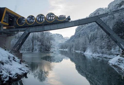 El funicular más empinado del mundo está en Suiza
