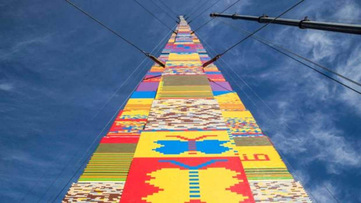 La torre Lego, en pleno proceso de construcción, el 27 de diciembre, en Tel Aviv