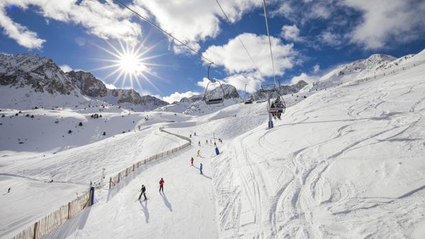 Una tirolina de 550 m y otras ideas de nieve con niños en Andorra