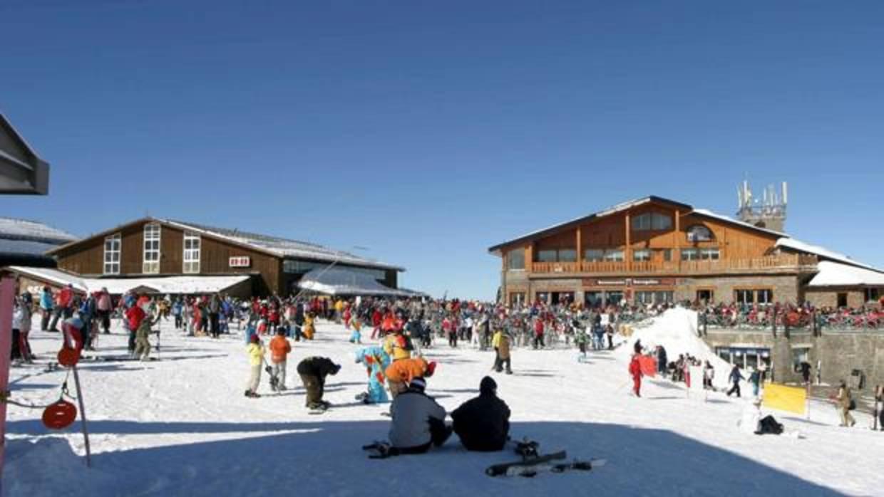 Las estaciones de esquí españolas abren 1.072 kilómetros de pistas